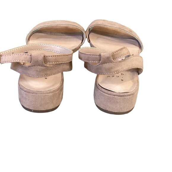 A New Day Women's Winona Ankle Strap Low Block Heel Sandals Taupe Sz 7 #281G - Picture 6 of 9
